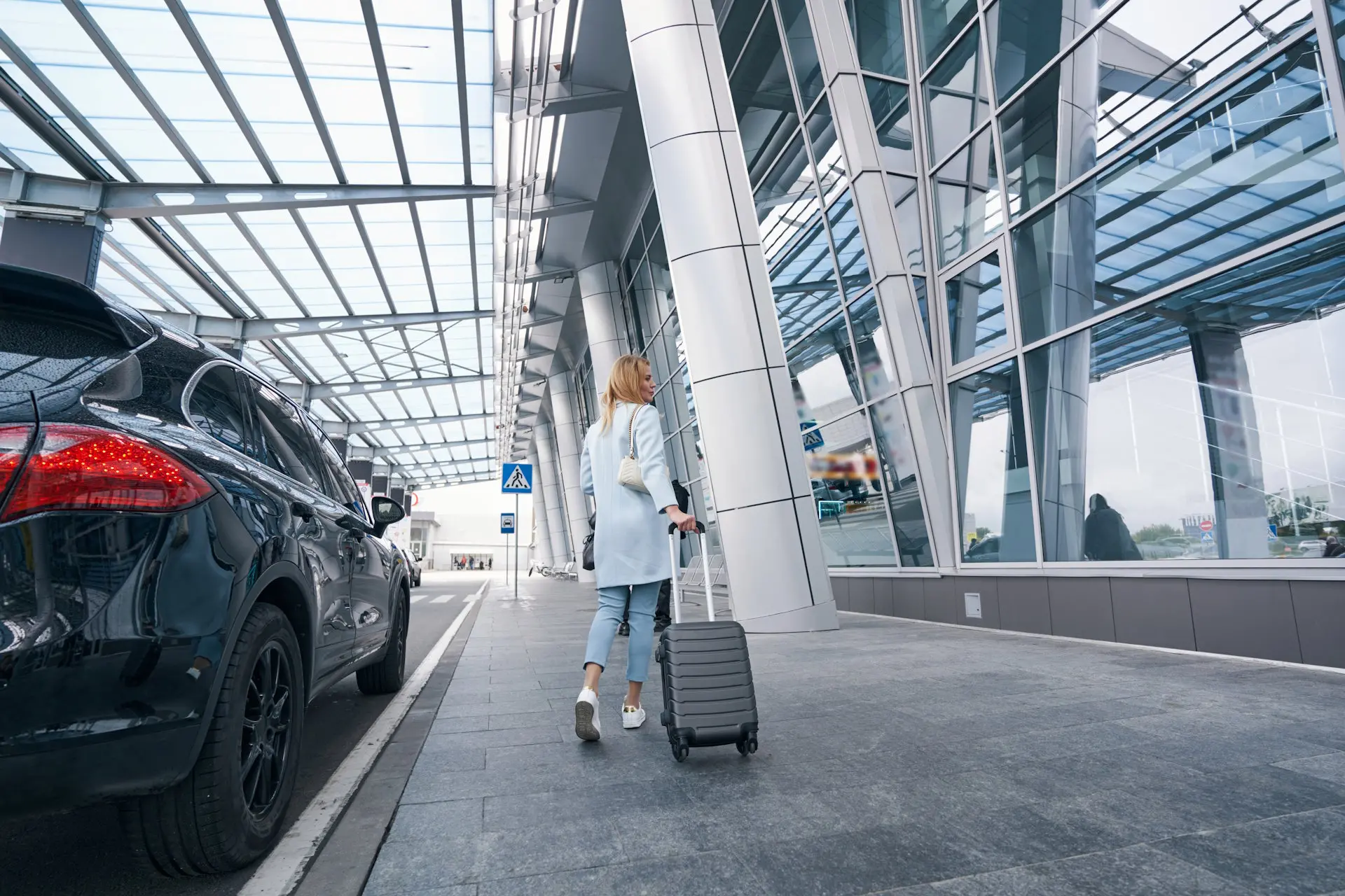 Rideshare vs. Taxi from Airport: Real Cost Comparison for Cruisers