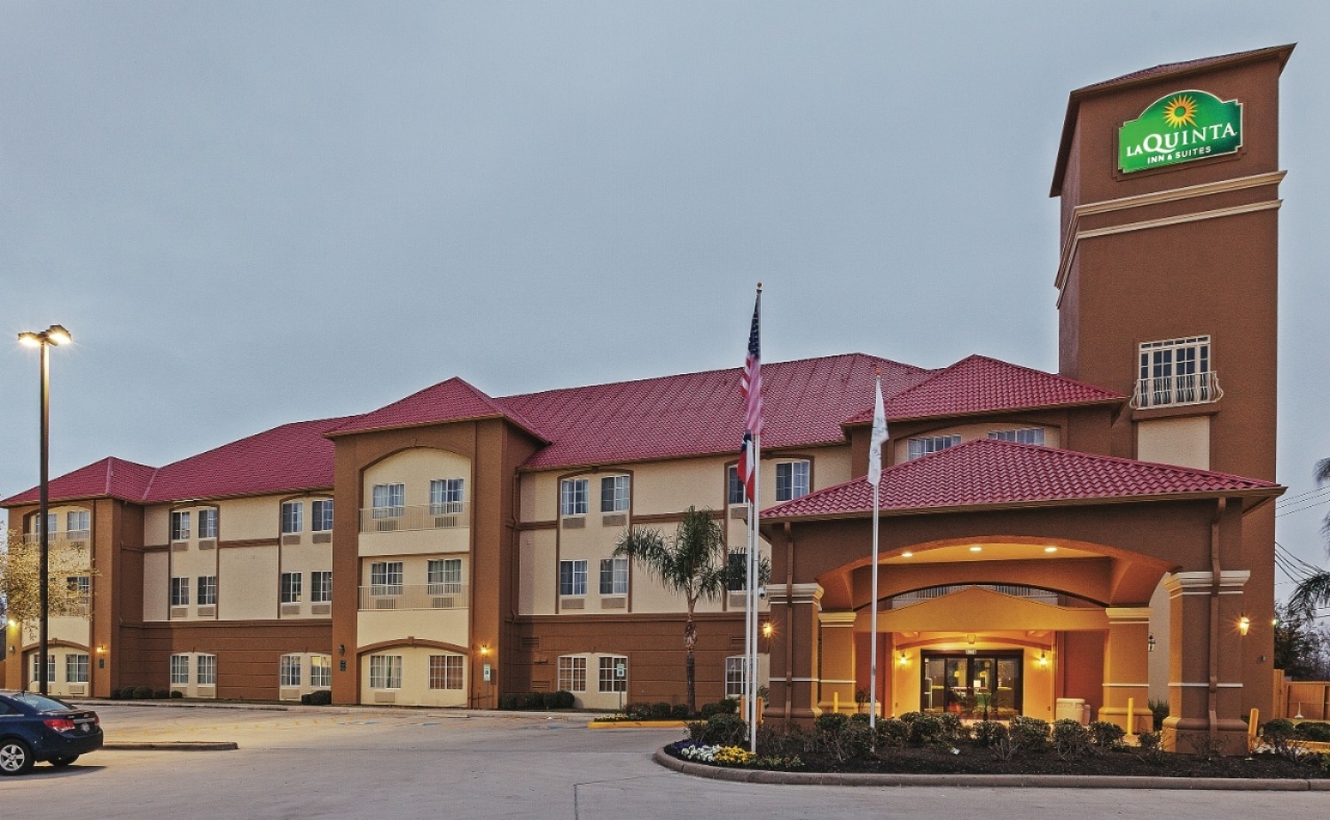 hotels near houston airport with shuttle