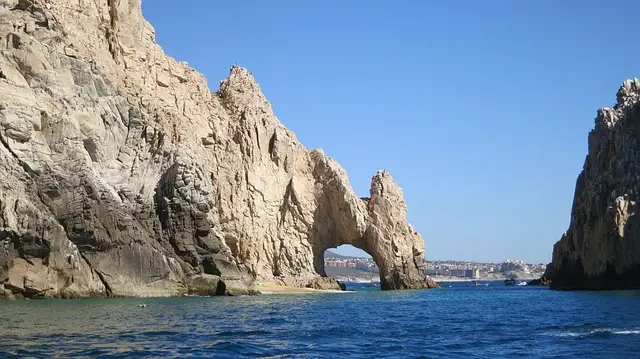 Famous rock arch in the ocean in Cabo San Lucas