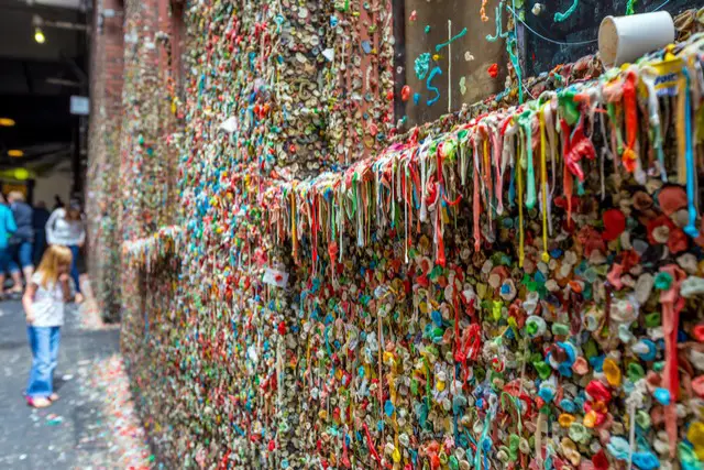 Wall covered in chewing gum